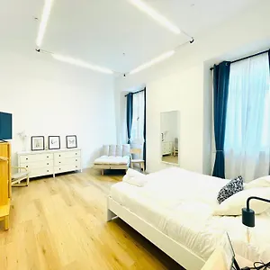  Hostal Larios